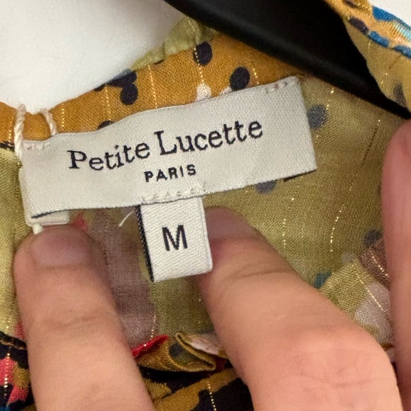 Petite Lucette Margaret top over flowers - Picture 2 of 6